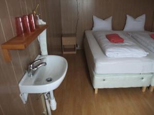 Letto o letti in una camera di apartment Neðra-Vatnshorn