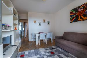 Kuchyň nebo kuchyňský kout v ubytování ZIA DINA APARTMENT
