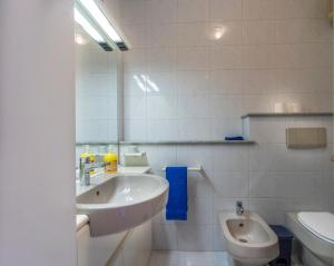 Koupelna v ubytování ZIA DINA APARTMENT