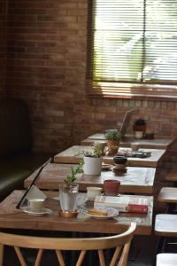 A restaurant or other place to eat at Rumanami Residence