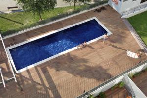 Bazén v ubytovaní 1217 - POOL AND BEACH NICE APARTMENT II alebo v jeho blízkosti