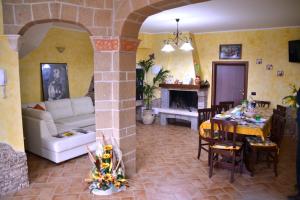 A seating area at La Baia del Lago