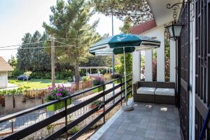 Vonkajšia záhrada v ubytovaní EtnaFamilyHouse