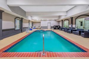Bazén v ubytování La Quinta by Wyndham Gainesville nebo v jeho okolí