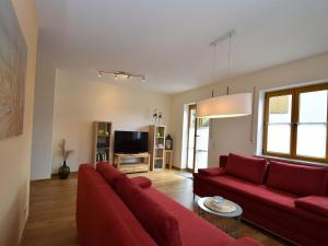 TV a/nebo společenská místnost v ubytování Apartment in Tännesberg near Goldsteig Trail