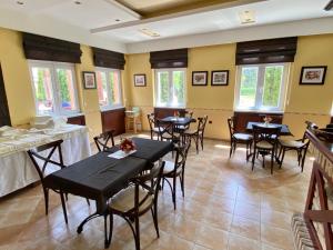 Restoran või mõni muu söögikoht majutusasutuses Villa Larus