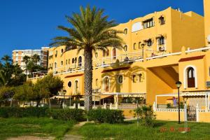 Foto dalla galleria di Bungalo en primera linea de la playa a El Campello