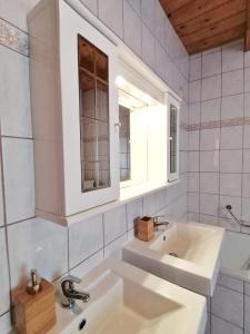 Kúpeľňa v ubytovaní Sonniges Landhaus in den Hohen Tauern