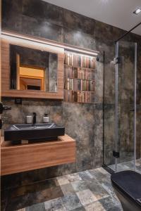 Ванная комната в Sofia Dream Apartment - The Library - 3-BDR, 2-BTHR