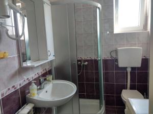 Koupelna v ubytování Apartment Harmonija apatin