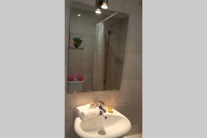 Ένα μπάνιο στο Alfama Best Balcony