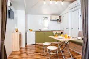 Fotografie z fotogalerie ubytování Mobile Homes Camp Baško Polje - Adriatic Kampovi v destinaci Baška Voda