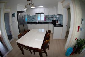 Cucina o angolo cottura di Geoje Blueberry Pension