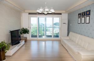 TV o dispositivi per l'intrattenimento presso Geoje Blueberry Pension