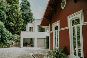 O edifício em que a casa de hóspedes se localiza