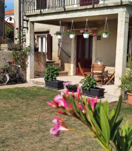 Ogród w obiekcie Apartman Josip