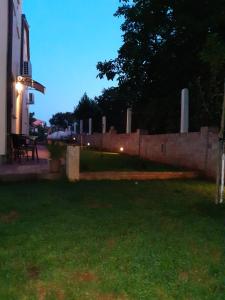 Vonkajšia záhrada v ubytovaní Studio apartman SAN 3