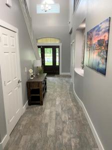 Gambar di galeri bagi Mickeys Pearl - Phenomenal 7BR with 4 Master Suites Privacy Pool & Hot Tub Gas BBQ - 2 miles to Disney di Orlando