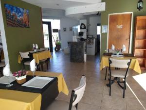 מסעדה או מקום אחר לאכול בו ב-La Loma