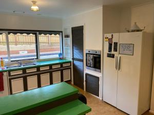 Kuchyň nebo kuchyňský kout v ubytování ADA Homestay