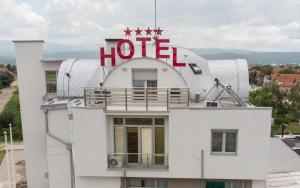Budova, kde se hotel nachází
