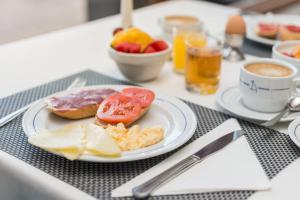 Comida no hotel ou em algum lugar perto