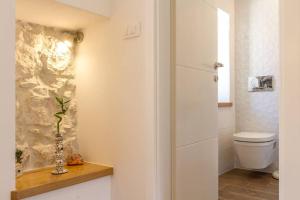 Ein Badezimmer in der Unterkunft Romantic Apartment in Center