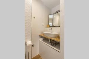 Ein Badezimmer in der Unterkunft Romantic Apartment in Center