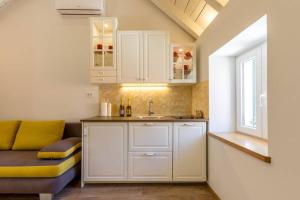 Küche/Küchenzeile in der Unterkunft Romantic Apartment in Center