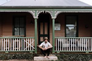 Gallery image of Ned Kelly’s Marlo Cottage - in the best Beechworth location in Beechworth