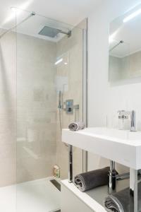 Kúpeľňa v ubytovaní SMARTBNB - Hyper Centre - Mezzanine Studio Modern