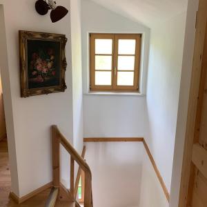 Fotografie z fotogalerie ubytování Dachgeschoss Ferienwohnung mit Charme - Top floor apartment with charme v destinaci Fischbachau