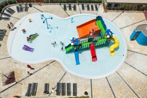 Bazén v ubytování Protur Roquetas Hotel & Spa nebo v jeho okolí