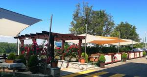 Foto dalla galleria di Rosengarten Hotel & Restaurant a Sopron
