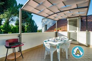 A balcony or terrace at Appartamenti di Catia a due passi dal mare