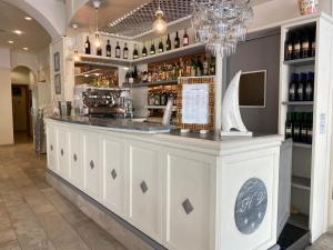 The lounge or bar area at Hotel Virginia