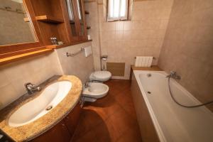 Vannituba majutusasutuses Chalet Felse