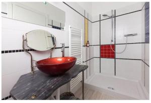 A bathroom at B&B Rabbit
