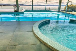 A piscina localizada em Xelena Hotel & Suites ou nos arredores