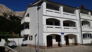 Nespecifikovaný výhled na hory nebo výhled na hory při pohledu z apartmánu