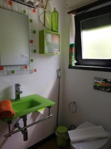 A bathroom at Moradia no Seixal Ericeira