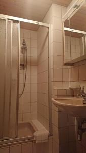 Koupelna v ubytování Gästehaus der Gamser Winzerstube + 37 fotografií
