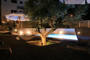 The swimming pool at or close to Venetiko Villas