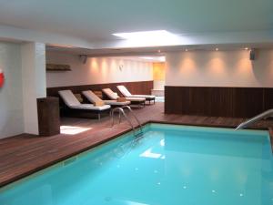 Swimmingpoolen hos eller tæt på Hotel Villa Paulita