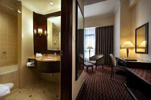Koupelna v ubytování Berjaya Penang Hotel