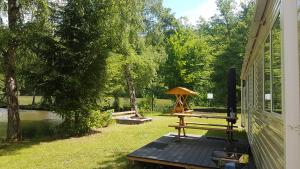 Gallery image of Ferienhaus direkt am See Mobilheim am Schönsee in Urnshausen