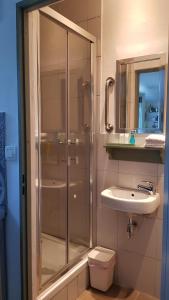 Ένα μπάνιο στο Beautiful studio surrounded by nature +29 φωτογραφίες