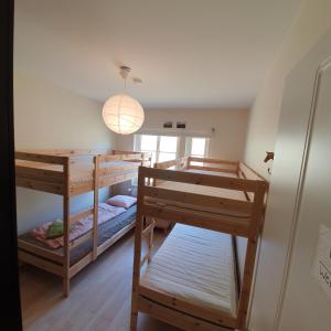 Imagen de la galería de Hvammur 2 Guesthouse Red House, en Blönduós 18 fotos más