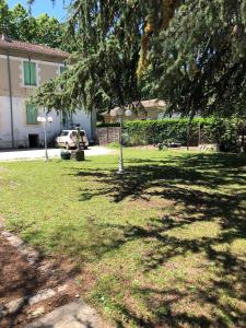 Gallery image of Le Parc aux Cedres in Laroque