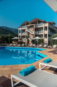 Bazén v ubytování Korina Hotel nebo v jeho okolí
